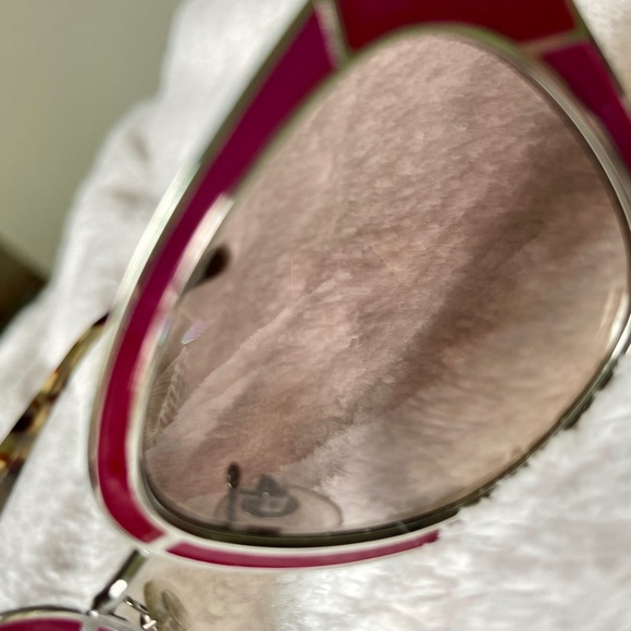 Tory Burch Burgundy sunglasses - Picture 4 of 5